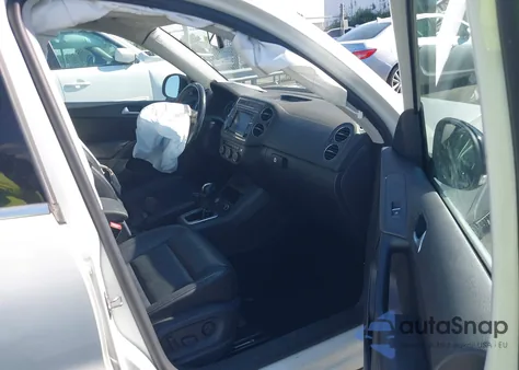 2017 Volkswagen Tiguan 2.0T Sport из США, поврежденный, VIN WVGUV7AX2HK018258